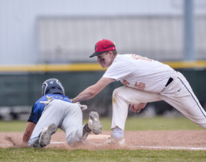 University baseball team doesn't  let momentum slip in 11-6 win over Buccaneers to open sectionals